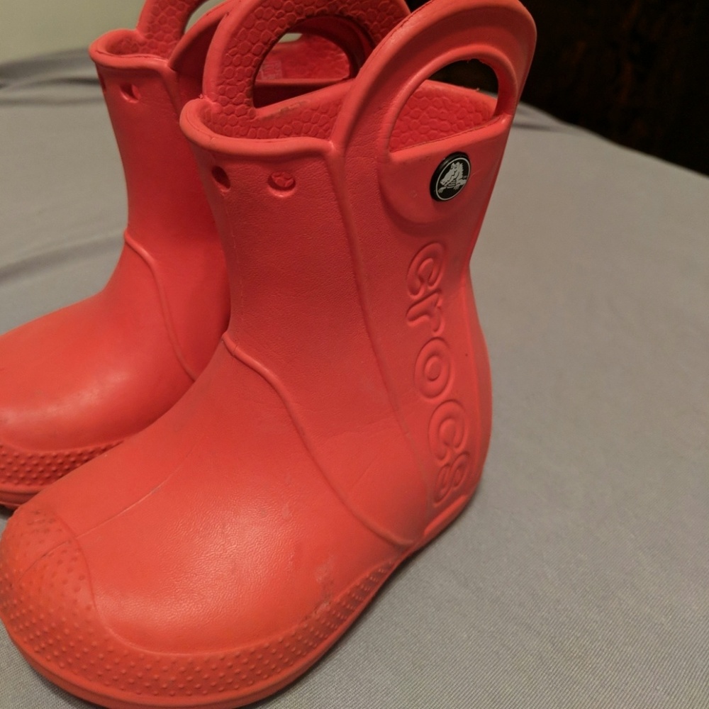 Kids Crocs Rain Boots-Handle It size 6 Red